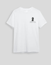 Cargar imagen en el visor de la galería, Camiseta blanca ajedrez (UNISEX)
