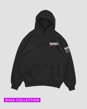 Cargar imagen en el visor de la galería, Hoodie negro Nasa doble logo (UNISEX)