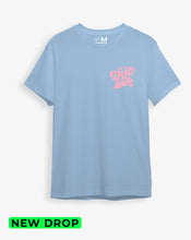 Cargar imagen en el visor de la galería, Camiseta Celeste need love (UNISEX)