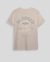Cargar imagen en el visor de la galería, Camiseta beige Blessed (UNISEX)
