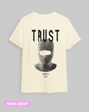 Cargar imagen en el visor de la galería, Camiseta Hueso Trust (UNISEX)
